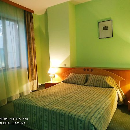 Hotel Expo Tashkent Exterior photo